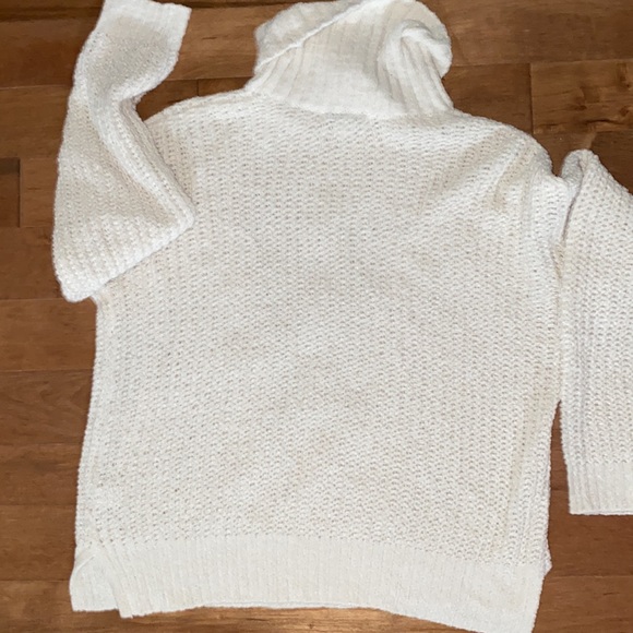 Cream sweater - Picture 4 of 4